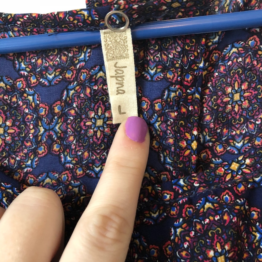 OPEN BACK blouse - Picture 3 of 3